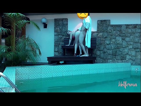 ❤️ El cap convida la criada a la piscina, però no va poder resistir-se a una calor ☑ Vídeo de sexe al porno ca.novoporn.ru ❌️❤