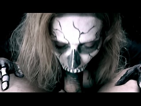 ❤️ Noia dimoni xuclant polla amb la seva boca negra i empassant semen. ☑ Vídeo de sexe al porno ca.novoporn.ru ❌️❤